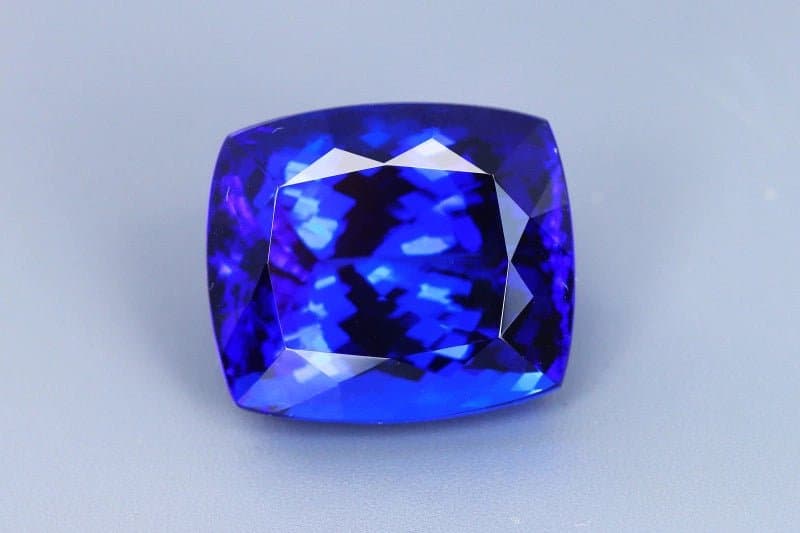 Tanzanite - 29.67 ct