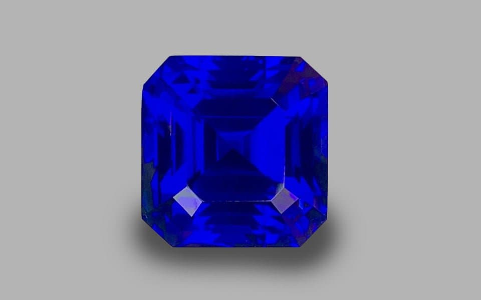 Tanzanite - 30.38 ct