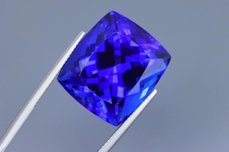 Tanzanite - 50.01 ct