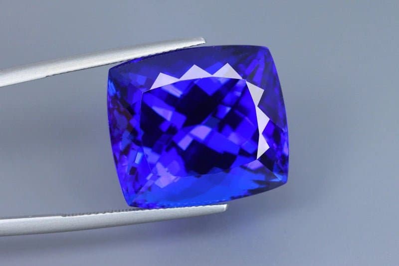 Tanzanite - 50.01 ct