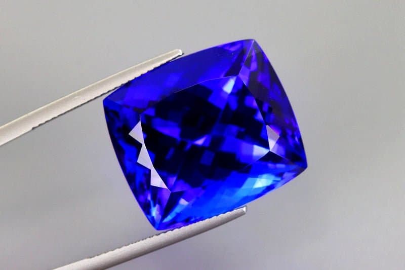 Tanzanite - 50.16 ct