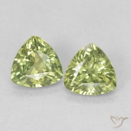 0.67ct Yellowish Green Sapphire, Trillion, 4.2x4.1 mm