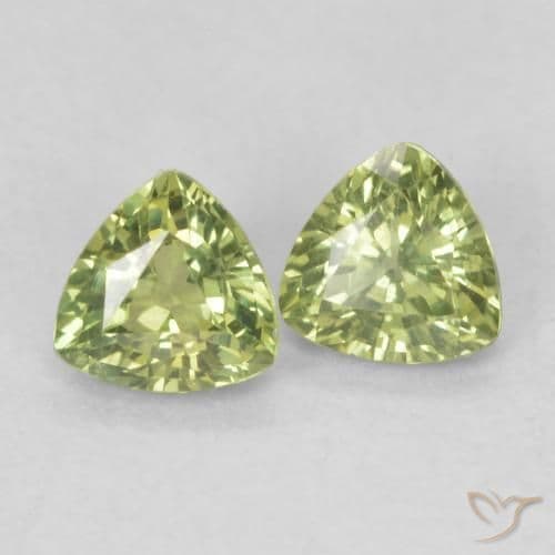 0.67ct Yellowish Green Sapphire, Trillion, 4.2x4.1 mm