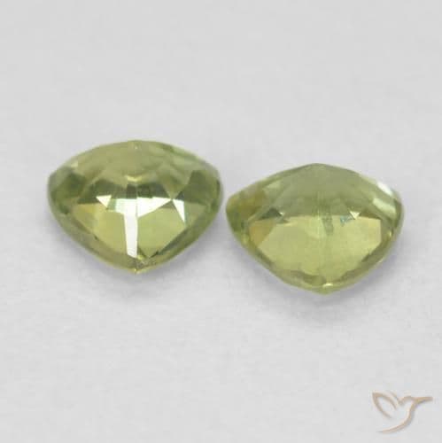 0.67ct Yellowish Green Sapphire, Trillion, 4.2x4.1 mm