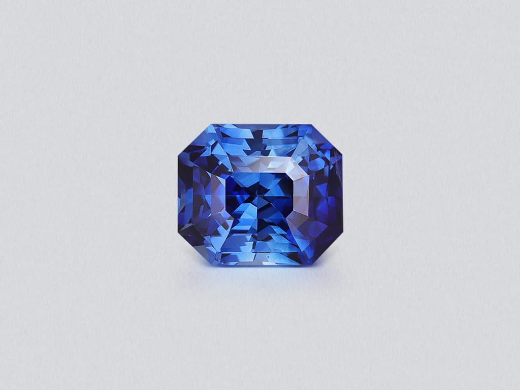 Sapphire Royal Blue octagon cut 2.52 carats, Sri Lanka ID 10963