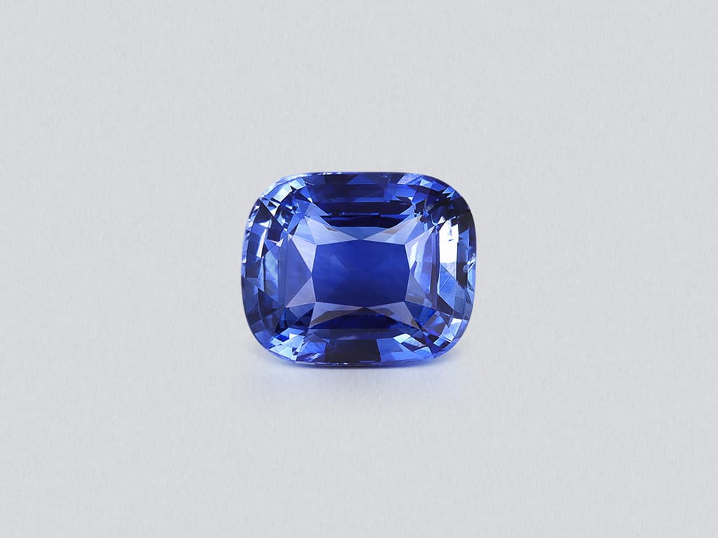 Sapphire Cornflower Blue cushion cut 4.04 carats, Sri Lanka ID 10967