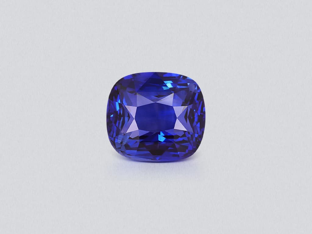 Sapphire Royal Blue cushion cut 4.05 carats, Sri Lanka ID 10969