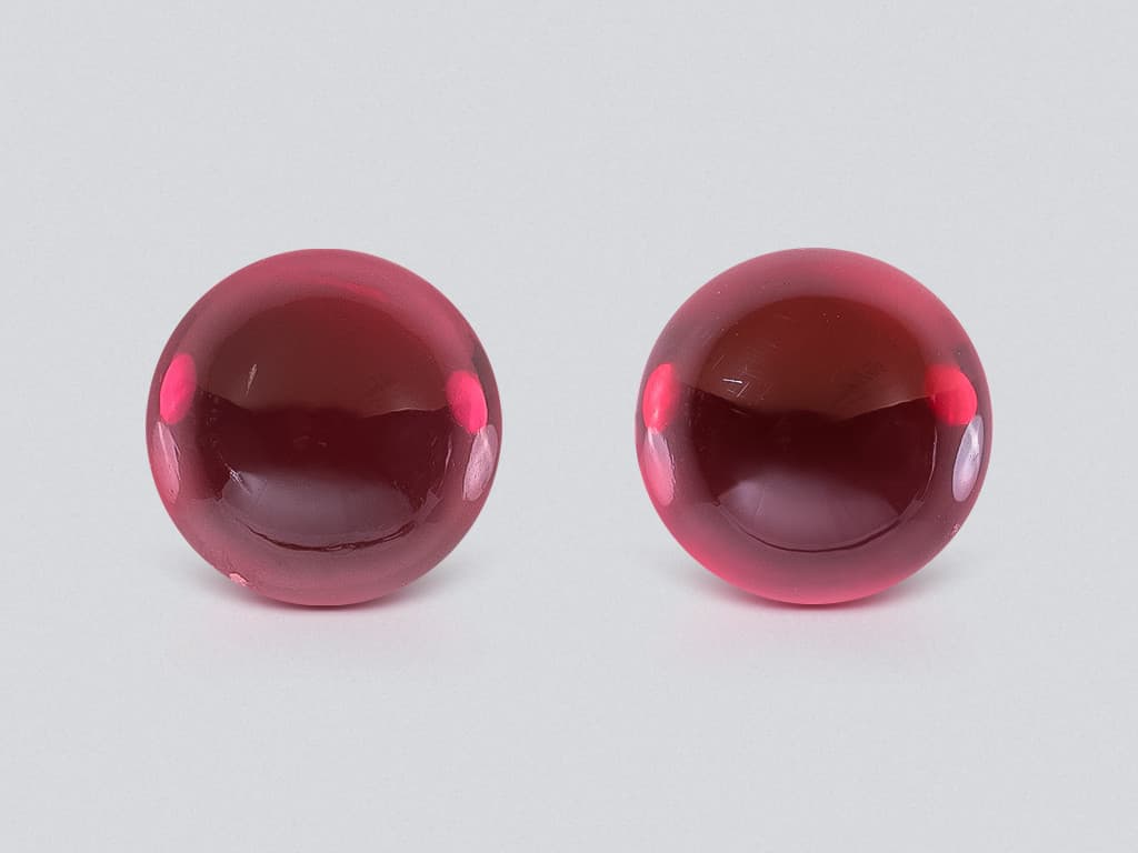 Pair of rhodolite garnets cabochon cut 3.85 carats, Madagascar ID 11577