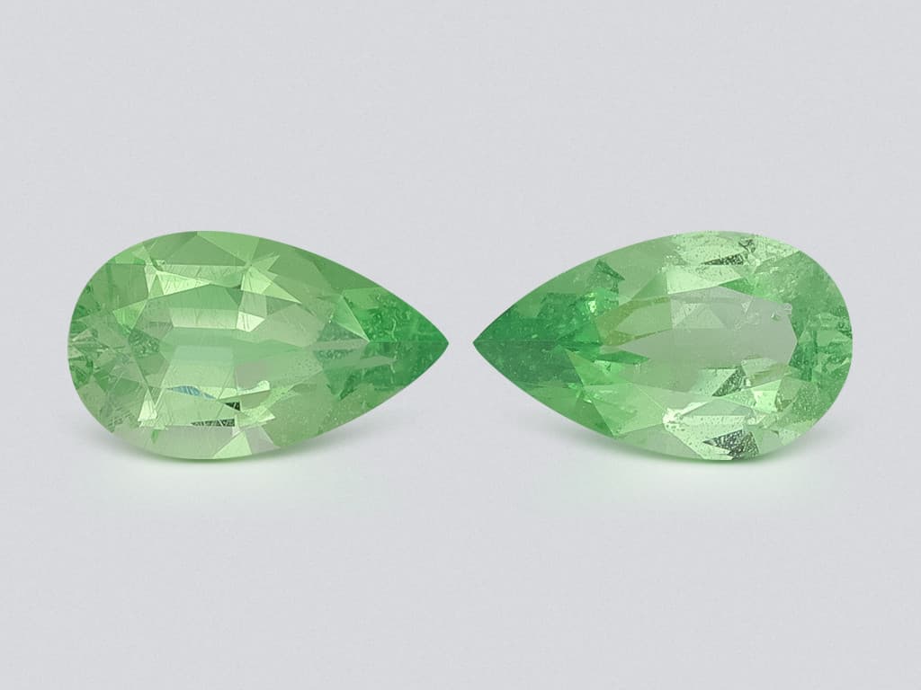 Pair of tsavorites pear cut 1.78 carats, Africa ID 12284
