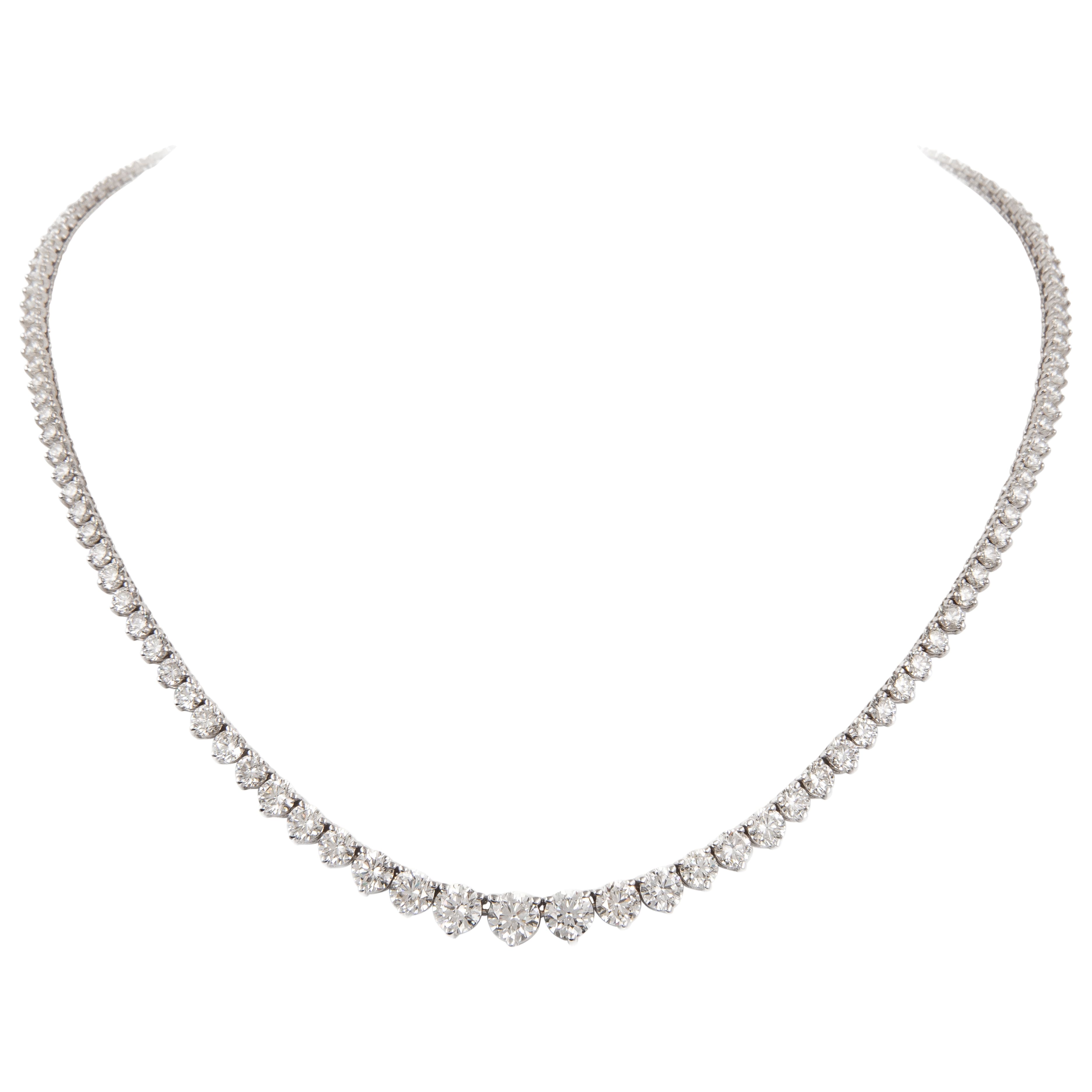 White Gold and 13.10ctw Round Brilliant Cut Diamond Riviรจre Tennis Necklace